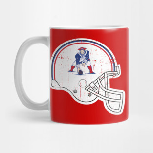 new england retro football helmet Mug