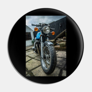 Suzuki GS750 in Blue Pin