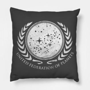 UFP Vintage White Pillow