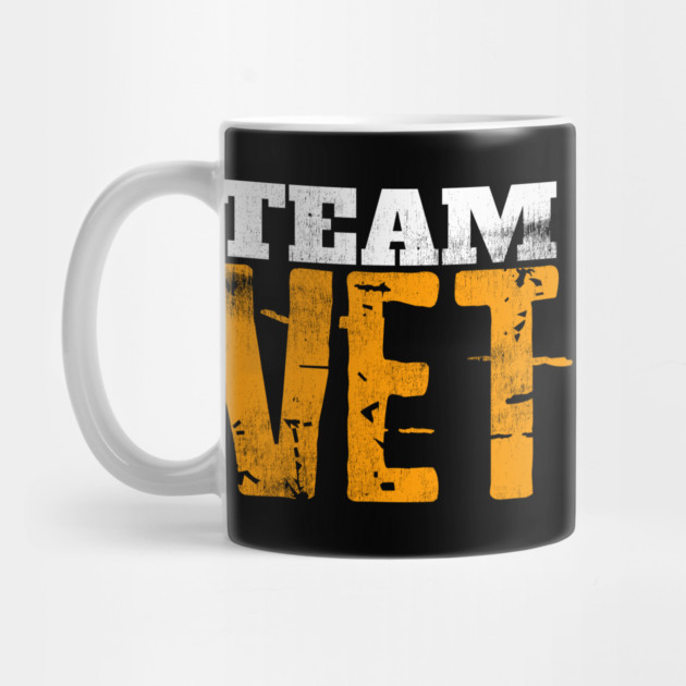 V.E.T. Shirt TEAM VET T-Shirt Distressed by belownormal