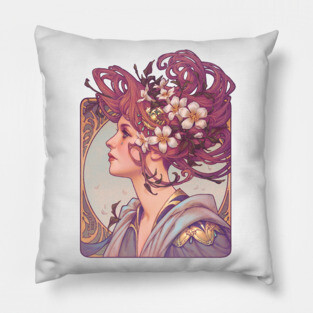 Princesse des Fleurs Pillow
