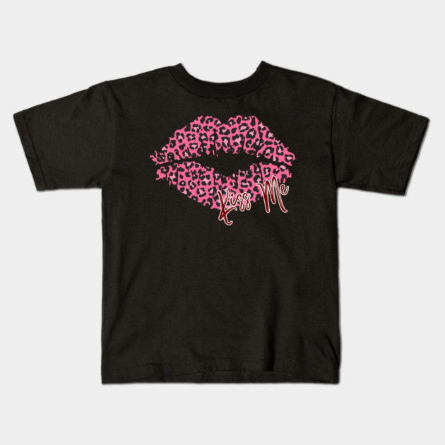 KISS ME LEOPARD Kids T-Shirt by Prinyos