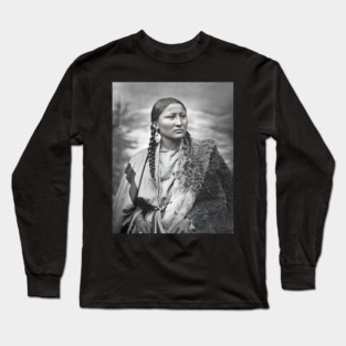 Native American woman war chief Long Sleeve T-Shirt