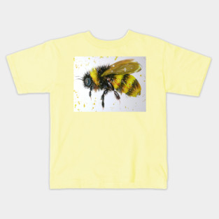Bumble bee in Flight Kids T-Shirt