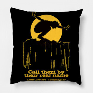 In to the wild Pillow