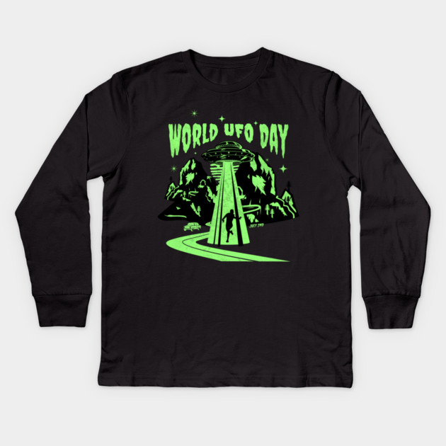 World UFO Day, flying saucer Kids Long Sleeve T-Shirt by HolidayBug