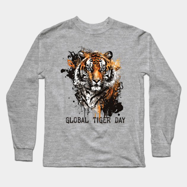Global Tiger Day, grunge tiger Long Sleeve T-Shirt by HolidayBug