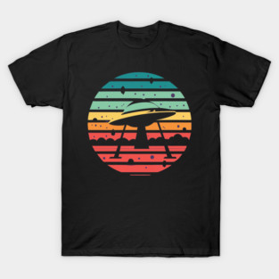 Vintage UFO Retro Alien Design T-Shirt