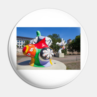 Nanas, street art on the banks of the Leine, behind the Beguine Tower, Hanover, Lower Saxony, Germany, Europe Pin