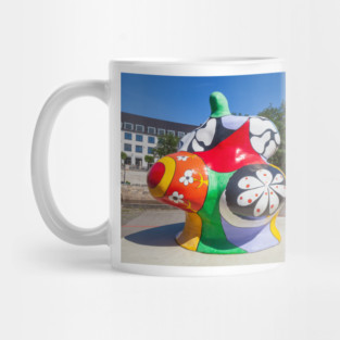Nanas, street art on the banks of the Leine, behind the Beguine Tower, Hanover, Lower Saxony, Germany, Europe Mug