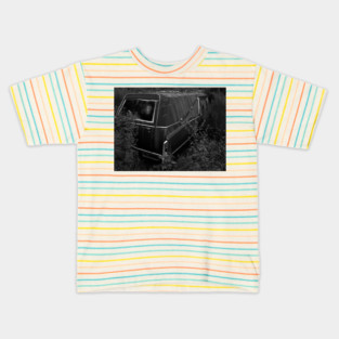 Face in the window Kids T-Shirt