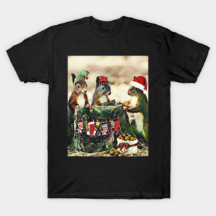 Christmas Squirrels celebrate the season! T-Shirt
