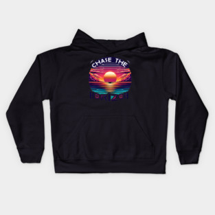 Chase the Horizon – Retro Sunset Motivational Artwork Kids Hoodie