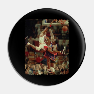 Scottie Pippen vs Patrick Ewing Pin