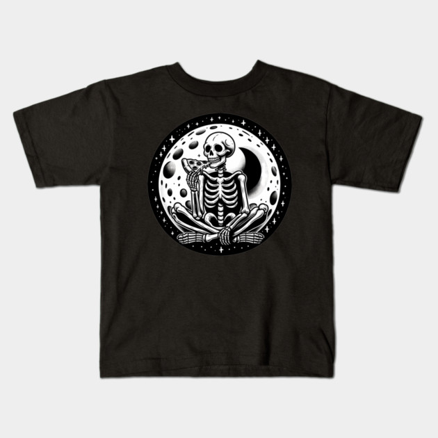 Skeleton enjoying a Slice of Pizza Kids T-Shirt by logiamerch