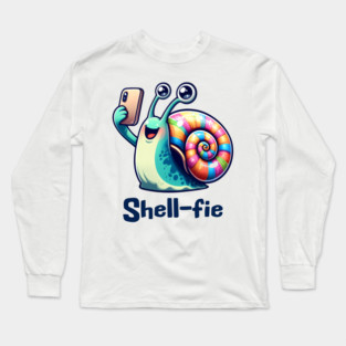 Cute happy snail taking a smartphone Shell-fie pun design Long Sleeve T-Shirt