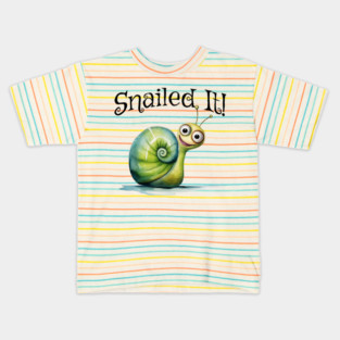 Snailed it! Happy little snail pun design Kids T-Shirt