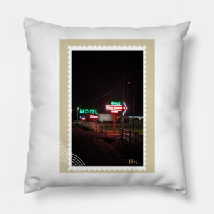 Hotel tee Pillow