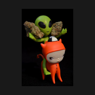 Aliens' Stash - Weed Design T-Shirt