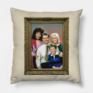 The Bundy's Family Photo - Married With Children Pillow