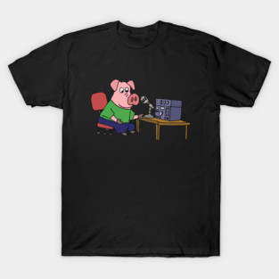 Cute Funny Pig using HAM Radio T-Shirt