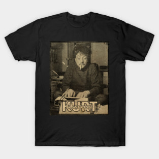 Kurt Vonnegut / Classic Style T-Shirt