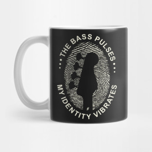 Identity Vibrates. Bass DNA (Dark) Mug