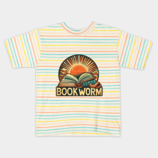 Bookworm Retro Sunset – Open Book Aesthetic Kids T-Shirt