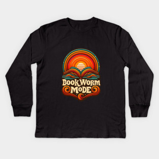 Bookworm Retro Sunset – Open Book Aesthetic Kids Long Sleeve T-Shirt