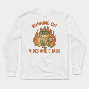 Running on Vibes and Chaos – Funny Retro Frog in Flames Cartoon Design Long Sleeve T-Shirt