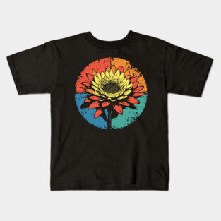 Vintage Chrysanthemum Bloom – Retro Botanical Art Kids T-Shirt