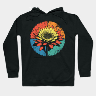 Vintage Chrysanthemum Bloom – Retro Botanical Art Hoodie