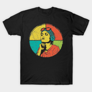 Retro Pilot Woman – Vintage Female Aviator Portrait T-Shirt