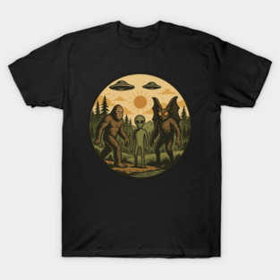 Bigfoot Alien Mothman UFO Retro Forest T-Shirt