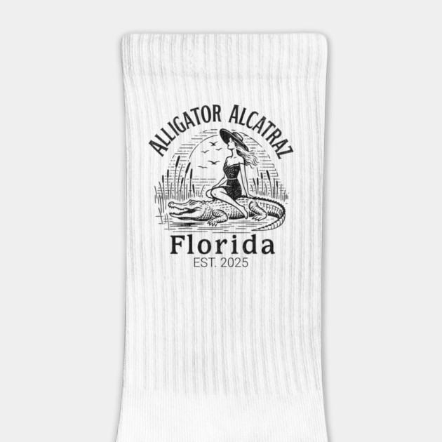 Alligator-Alcatraz-Florida-Retro-Pin-Up-Swamp-Vintage-Design by ArtistTee ⭐⭐⭐⭐⭐