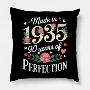 Cute 90 Year Old Made In 1935 Floral 90th Birthday Pillow