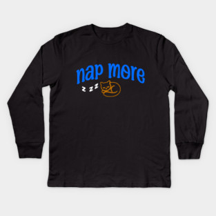 Nap More – Cozy Sleeping Cat Design with Blue Text and ZZZs Kids Long Sleeve T-Shirt