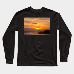 Sunrise over Collywell Bay in Northumberland Long Sleeve T-Shirt