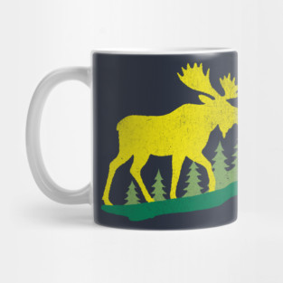 Golden Moose in Pines – Minimal Wildlife Design Mug