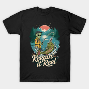 Alien Fishing – Keepin’ it Reel at the Mountain Lake T-Shirt
