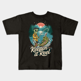 Alien Fishing – Keepin’ it Reel at the Mountain Lake Kids T-Shirt