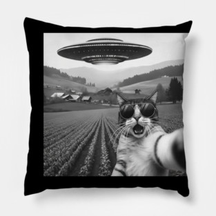 Cat Alien UFO Selfie - Funny Retro Pet Meme Novelty Pillow