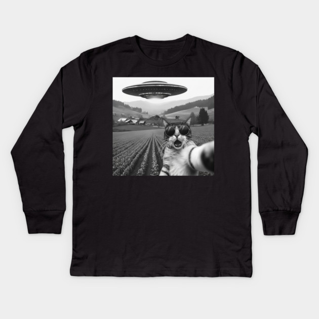 Cat Alien UFO Selfie - Funny Retro Pet Meme Novelty Kids Long Sleeve T-Shirt by OUTFITPAW