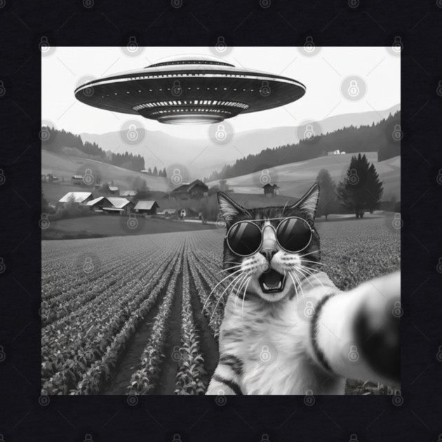 Cat Alien UFO Selfie - Funny Retro Pet Meme Novelty by OUTFITPAW
