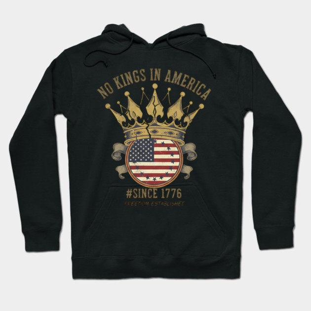 No Kings Broken Crown - Anti Monarchy Freedom & Liberty 1776 Hoodie by ArtistTee ⭐⭐⭐⭐⭐