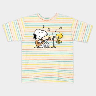Snoopy and Woodstock playing music Kids T-Shirt