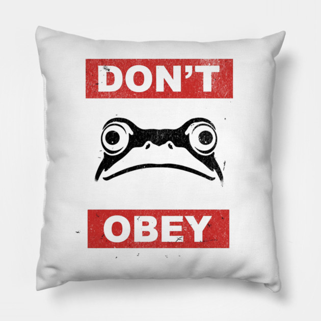 Portland Frog Pillow by ArtistTee ⭐⭐⭐⭐⭐