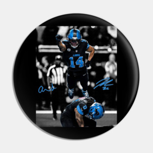 Vintage Amon-Ra St. Brown và Jahmyr Gibbs Spiderman&Superman Celebration Detroit Football Pin