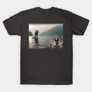 Surprised Sparrow Selfie with Loch Ness Monster Nessie funny design T-Shirt