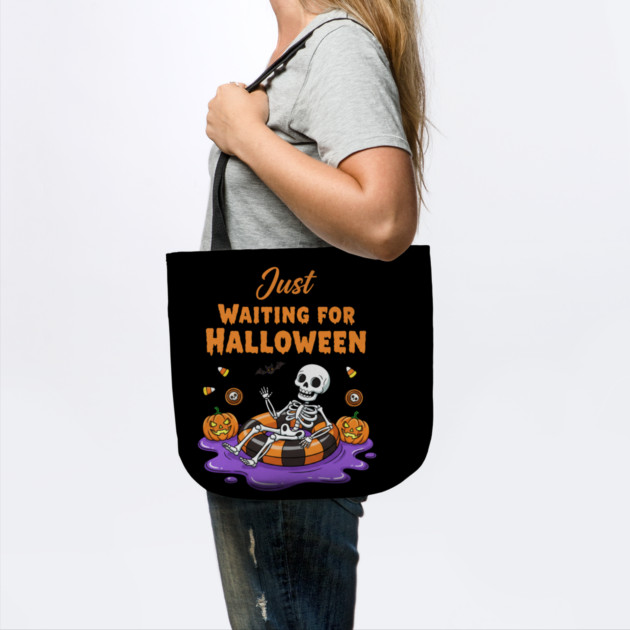 halloween-vibes by Creatifly Graphic Tees